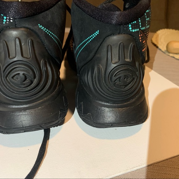 Nike Kyrie 6 shot clock basket ball shoes - Picture 4 of 6
